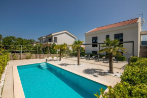 Tea de Luxe Apartment with private Pool
